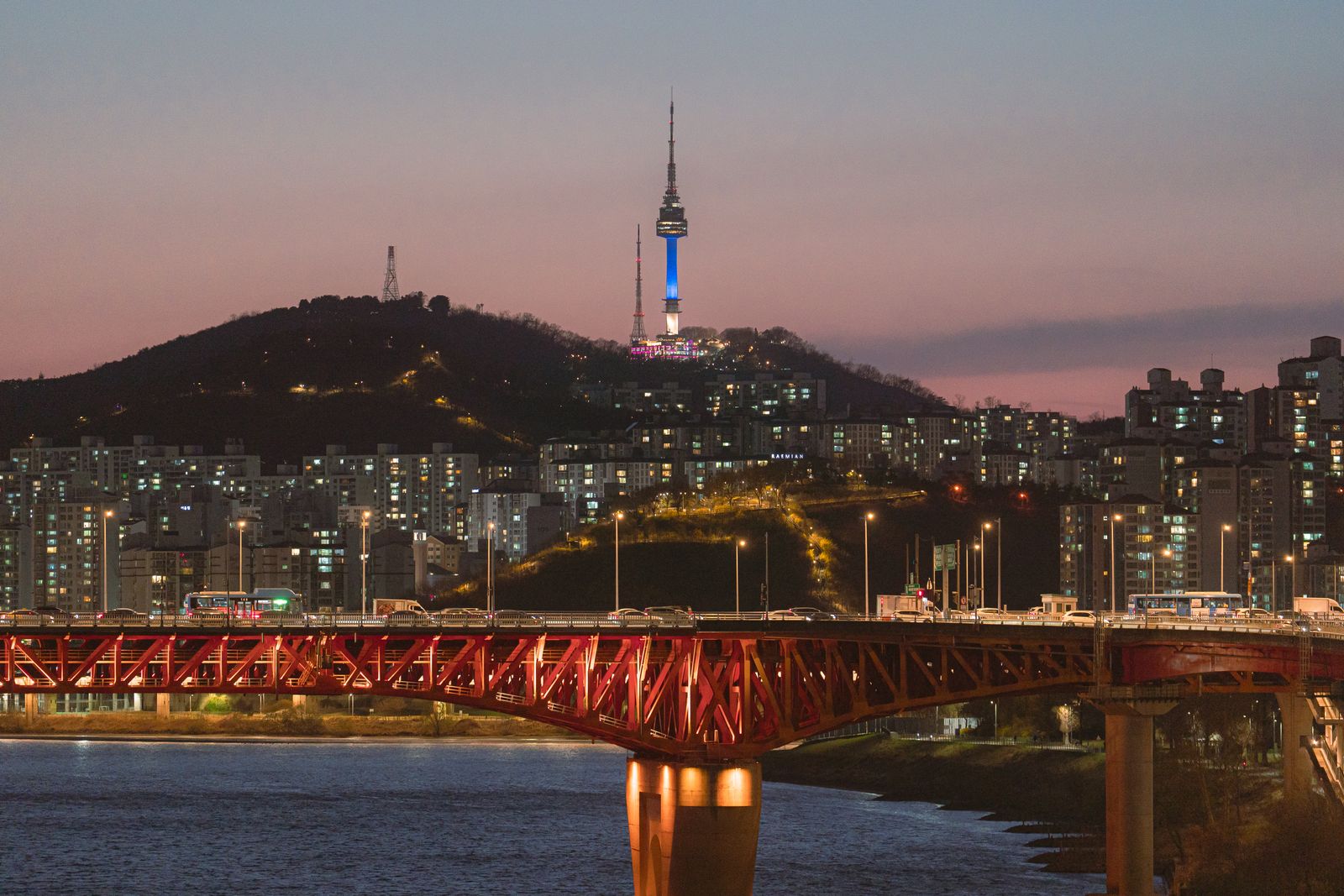 Seoul — K-Culture & Neon Nights