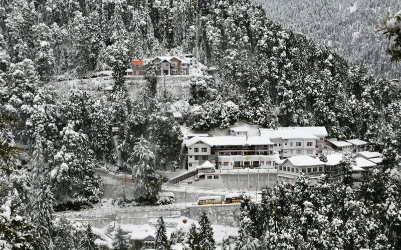 Shimla hill station covered in snow